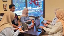 Tim PKM-RSH Universitas Lambung Mangkurat melaksanakan penelitian bertajuk Di Balik Romansa Remaja, dampak dari komunikasi menyakitkan