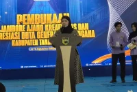 Kepala Dinas P3AP2KB Tanah Laut, Maria Ulfah, saat sambutan di depan Duta GenRe dan pengurus PIK-R, Selasa (04/08/2026).