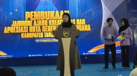Kepala Dinas P3AP2KB Tanah Laut, Maria Ulfah, saat sambutan di depan Duta GenRe dan pengurus PIK-R, Selasa (04/08/2026).