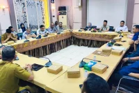 Rapat Kerja Gabungan Komisi DPRD Tanah Bumbu bersama lintas sektoral membahas  keselamatan dan evaluasi Jalan Alternatif Batulicin-Banjarbaru, Senin (10/08/2026).