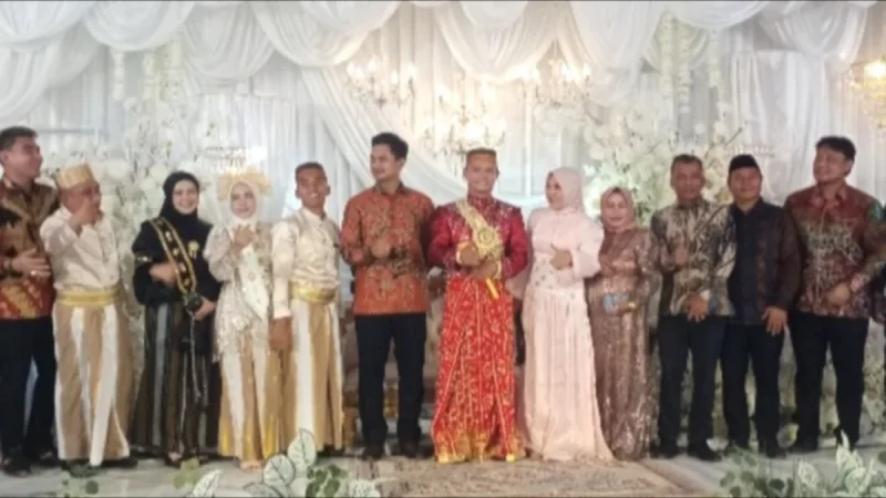 Resepsi pernikahan putri Anggota DPRD Tanah Bumbu di Jalan Pelabuhan Speed Tanah Bumbu, Minggu (02/08/2026).