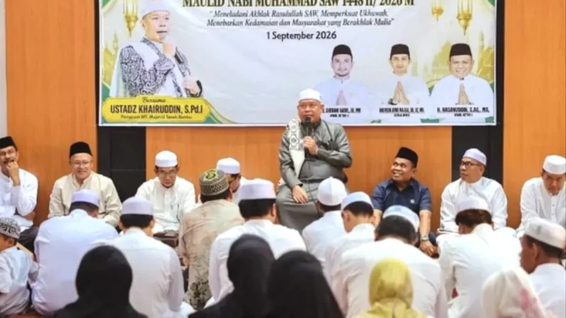 Ketua DPRD Tanah Bumbu bersama jajaran mengikuti peringatan Maulid Nabi Muhammad SAW 1448 H di Gedung DPRD Tanah Bumbu, Selasa (01/09/2026).