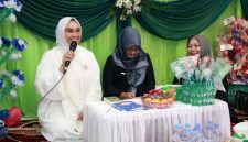 Bunda PAUD Kabupaten Tanah Bumbu Andi Irmayani Rudi Latif saat menghadiri Peringatan Maulid Nabi Muhammad SAW di TK RA Darul Azhar, Kecamatan Simpang Empat, Kamis (03/09/2026).