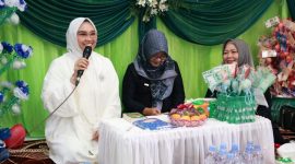 Bunda PAUD Kabupaten Tanah Bumbu Andi Irmayani Rudi Latif saat menghadiri Peringatan Maulid Nabi Muhammad SAW di TK RA Darul Azhar, Kecamatan Simpang Empat, Kamis (03/09/2026).