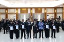 Asisten Perekonomian dan Pembangunan Kabupaten Tanah Bumbu Eryanto Rais bersama peserta Pelatihan Kepemimpinan Pengawas (PKP) Angkatan IV Tahun 2026 usai penutupan pelatihan di BPSDM Provinsi Kalimantan Selatan, Banjarbaru.