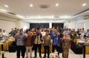 Staf Ahli Bidang Ekonomi, Keuangan, dan Pembangunan Tanah Bumbu Adrianto Wicaksono membuka Sosialisasi Ketenagakerjaan Tahun 2026 di Batulicin, Kamis (10/9/2026).