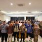 Staf Ahli Bidang Ekonomi, Keuangan, dan Pembangunan Tanah Bumbu Adrianto Wicaksono membuka Sosialisasi Ketenagakerjaan Tahun 2026 di Batulicin, Kamis (10/9/2026).