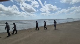 Tim SAR gabungan melakukan penyisiran kawasan pesisir Batakan Baru hingga Tabanio, Tanah Laut, untuk mencari korban KM Virgo Transport 8, Senin (14/9/2026).