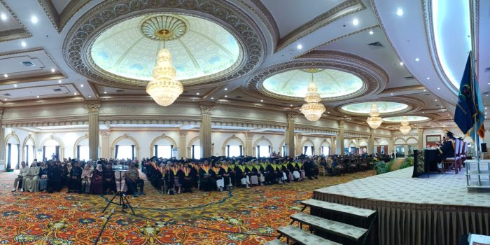 Hadiri Wisuda STIKes Intan Martapura, Plt Kepala LLDIKTI XI Dorong Peningkatan Mutu dan Integritas Perguruan Tinggi