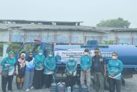 TP PKK Provinsi Kalimantan Selatan bergerak cepat menyalurkan air bersih kepada warga di sejumlah wilayah Kota Banjarmasin