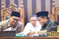 Rapat paripurna DPRD Tanah Bumbu membahas Raperda Penanggulangan Kemiskinan dan Pengembangan SDM.