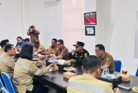 Bupati Kotabaru H. Muhammad Rusli bersama jajaran pemerintah daerah membahas alternatif penyediaan air bersih dengan PT Sebuku Tanjung Coal, Senin (5/10/2026).