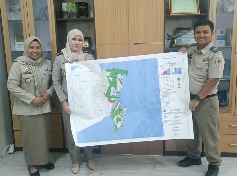 Kantor Pertanahan Kabupaten Kotabaru menyerahkan hasil pemutakhiran Peta Zona Nilai Tanah 2026 kepada Kanwil BPN Kalimantan Selatan.
