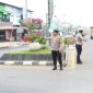  Kapolres Tanah Laut AKBP Ricky Boy Siallagan bersama personel mengatur arus lalu lintas di Kota Pelaihari.