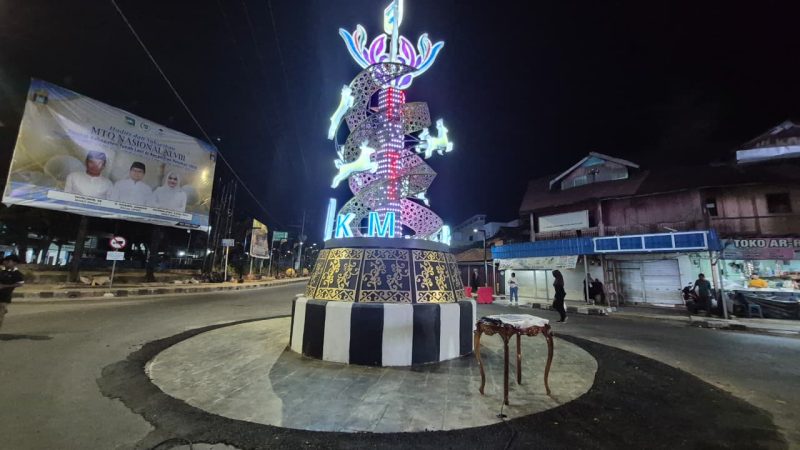 Tugu 0 KM Pelaihari yang baru saja di resmikan oleh Bupati Tanah Laut, H. Rahmat Trianto (Foto : Istimewa)