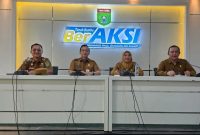 Sekda Tanah Bumbu Yulian Herawati melaunching Dashboard Aksi SIMPATI sebagai inovasi pengelolaan sampah terintegrasi dan berbasis data, Senin (28/9/2026).
