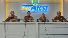 Sekda Tanah Bumbu Yulian Herawati melaunching Dashboard Aksi SIMPATI sebagai inovasi pengelolaan sampah terintegrasi dan berbasis data, Senin (28/9/2026).