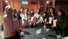 Mahasiswa Kelompok 1 Kelas A Jurusan Keperawatan FKIK, ULM melaksanakan pendidikan kesehatan bertema “Pencegahan Anemia pada Remaja Putri”