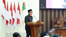 Penyampaian jawaban Bupati Tanah Bumbu atas pemandangan umum fraksi DPRD terhadap RAPBD Tahun Anggaran 2027